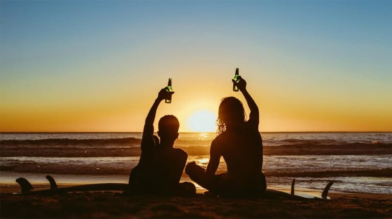 Qué Significa La Frase "Los Días Que Me Diste" En Canciones 1 atardecer con calendario y notas musicales