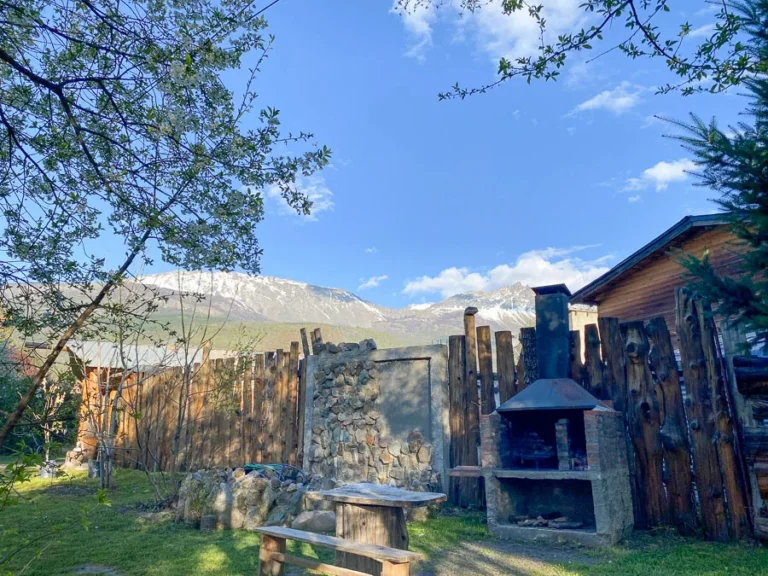 Dónde están ubicadas las cabañas Don Aniceto en General Alvear 7 cabanas rusticas en paisaje de montana general alvear