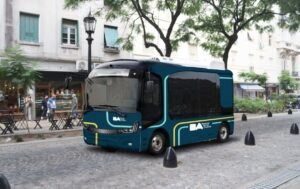 colectivos en buenos aires transitando ciudad