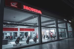 concesionario honda moderno en argentina exterior