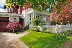 fachada clasica hogar familiar television vintage