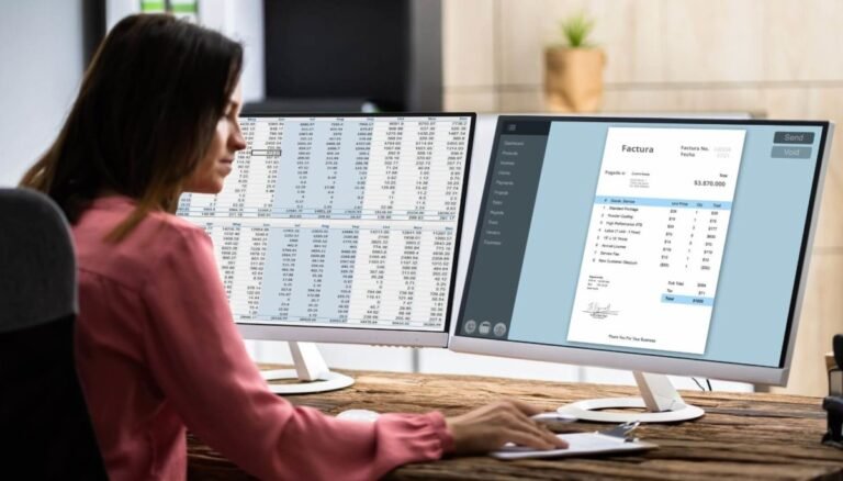 Cómo Consultar El CUIT Para Plan Rombo SA De Ahorro Para Fines Determinados 12 persona consultando datos financieros en computadora