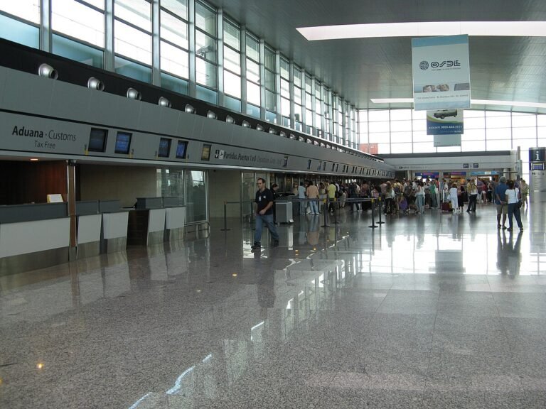 terminal moderna aeropuerto ing ambrosio taravella